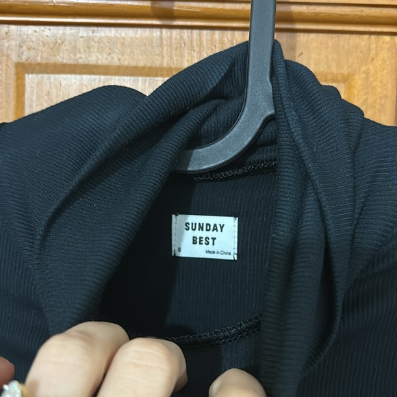 Aritzia Sunday Best Cowl Neck Crop Top - Picture 3 of 3